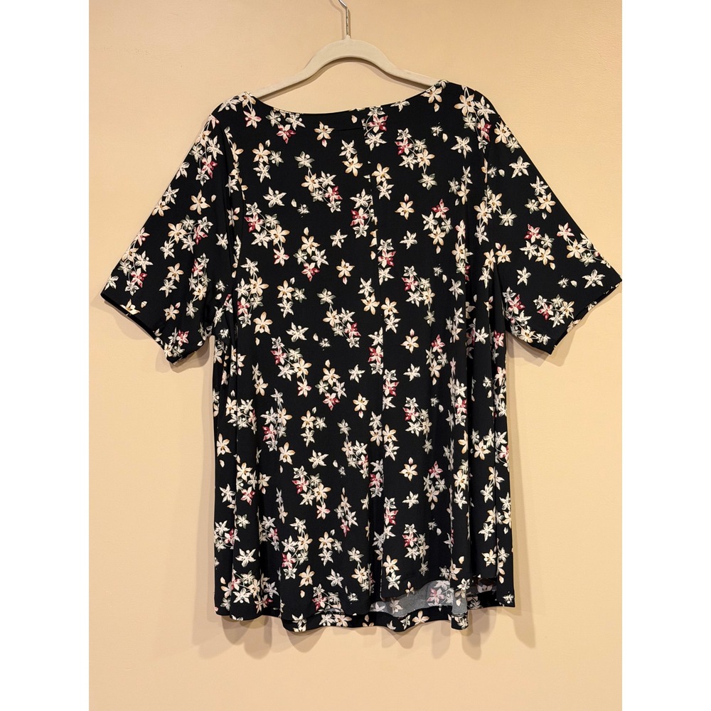 Lane Bryant Women Top Black Floral 22/24 Plus Short Sleeve Scoop Neck T-Shirt - Picture 5 of 7